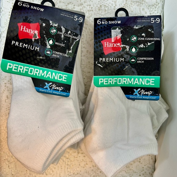 NEW Bundle of two packs of Hanes Premium Women's 6pk Cushioned No Sho Socks - Picture 1 of 5
